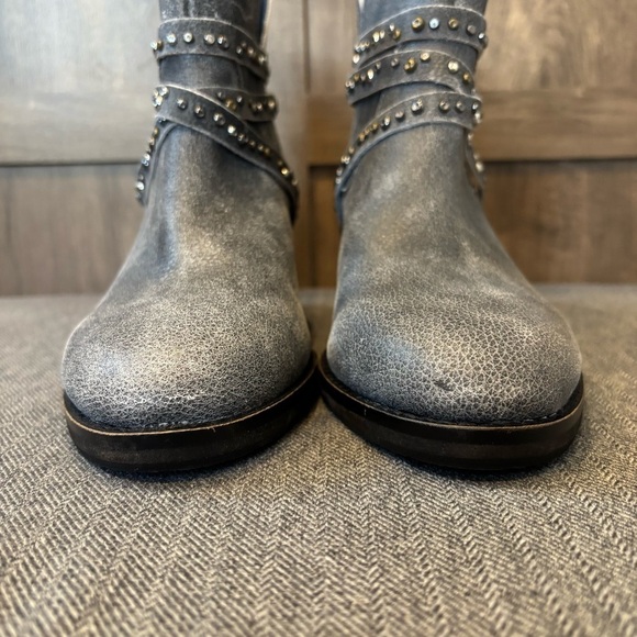 NWOT Lucky Brand 7.5 Callam Ankle Leather Boots Studded Strap Booties Gray - Picture 3 of 11
